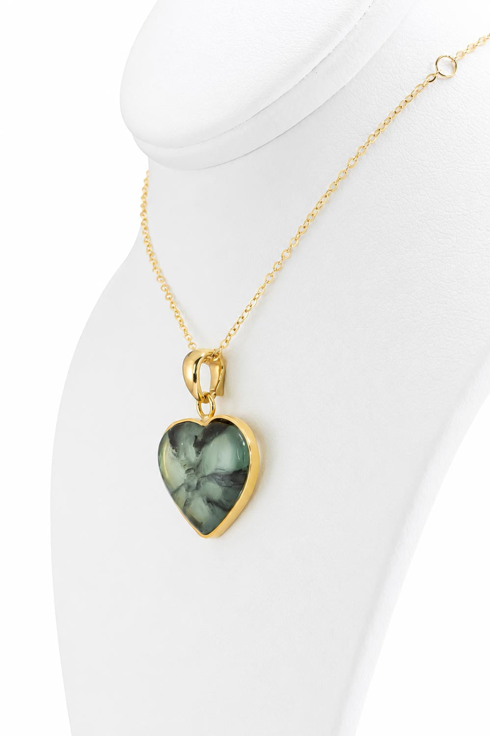Trapiche Emerald Heart Shaped Pendant – detail view
