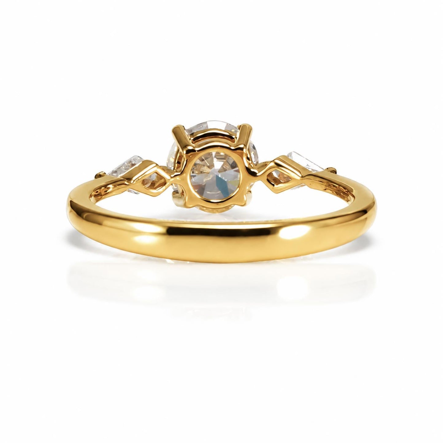 1ct Round Diamond Ring with Kite-Shaped Accents – detail view