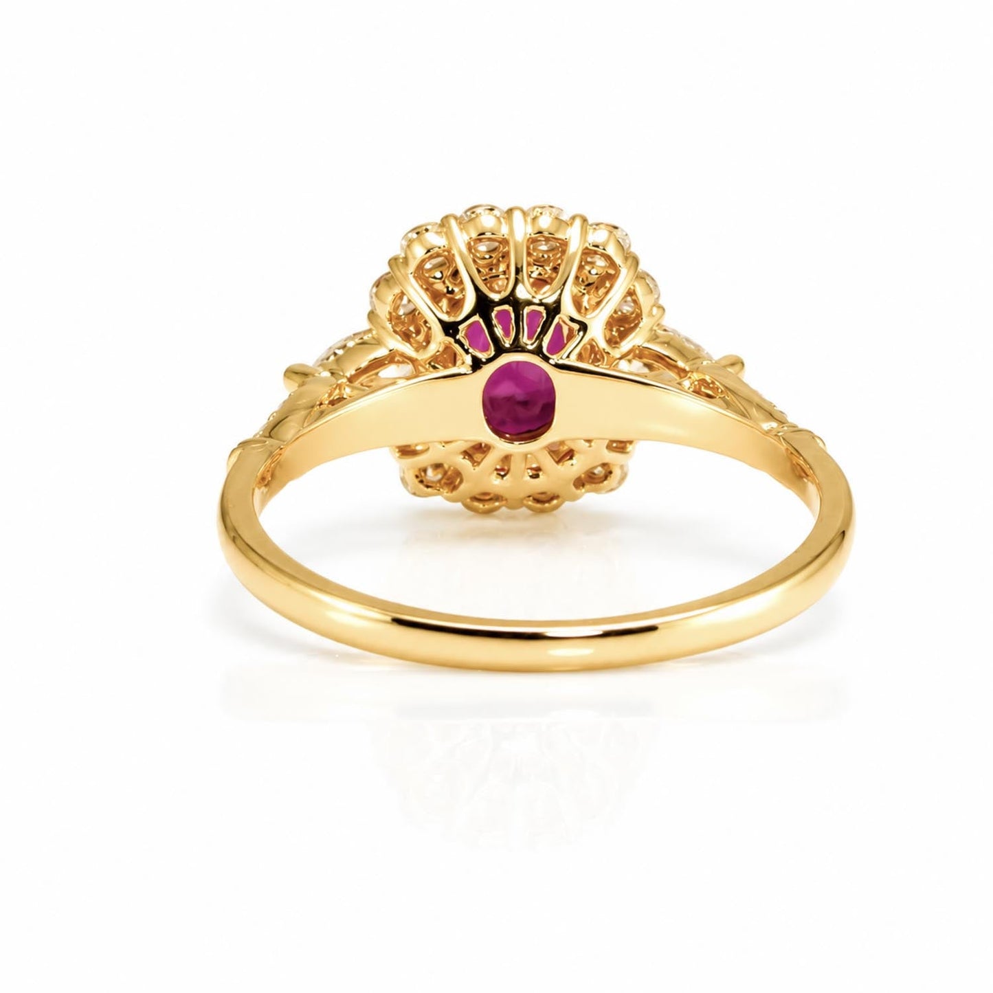 Natural Ruby Ring with Pear-Shaped Diamonds – detail view