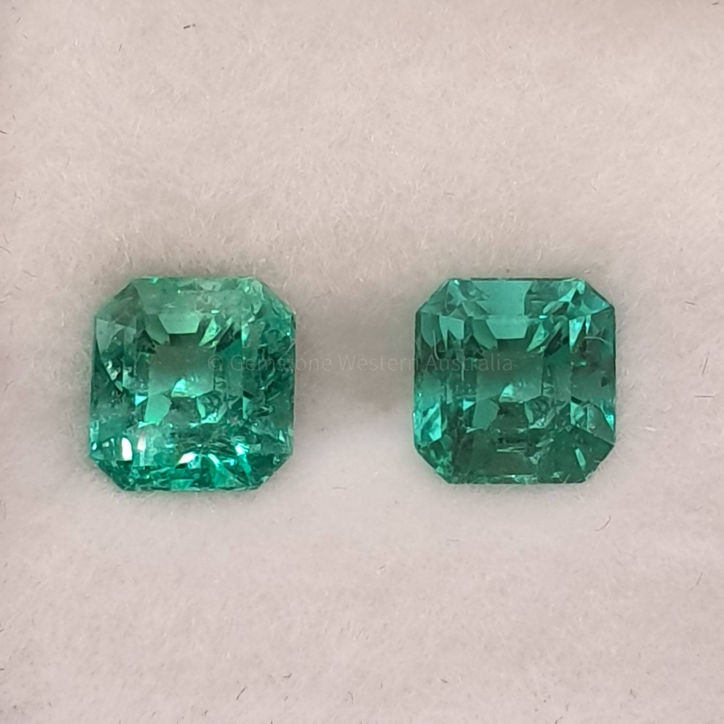 1.87 ct Natural Colombian Emeralds Loose Gemstones Emerald Cut Pair