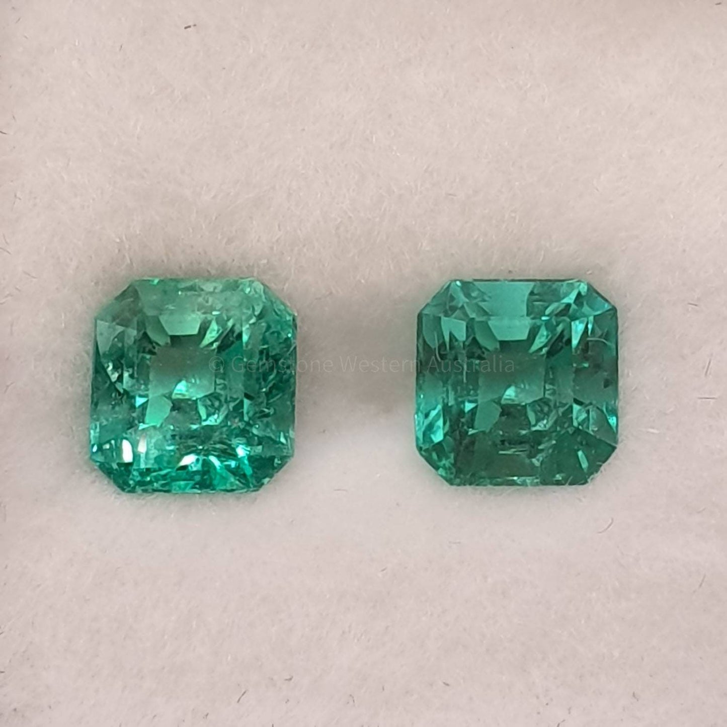 1.47 ct Natural Colombian Emeralds Round Loose Gemstones Pair