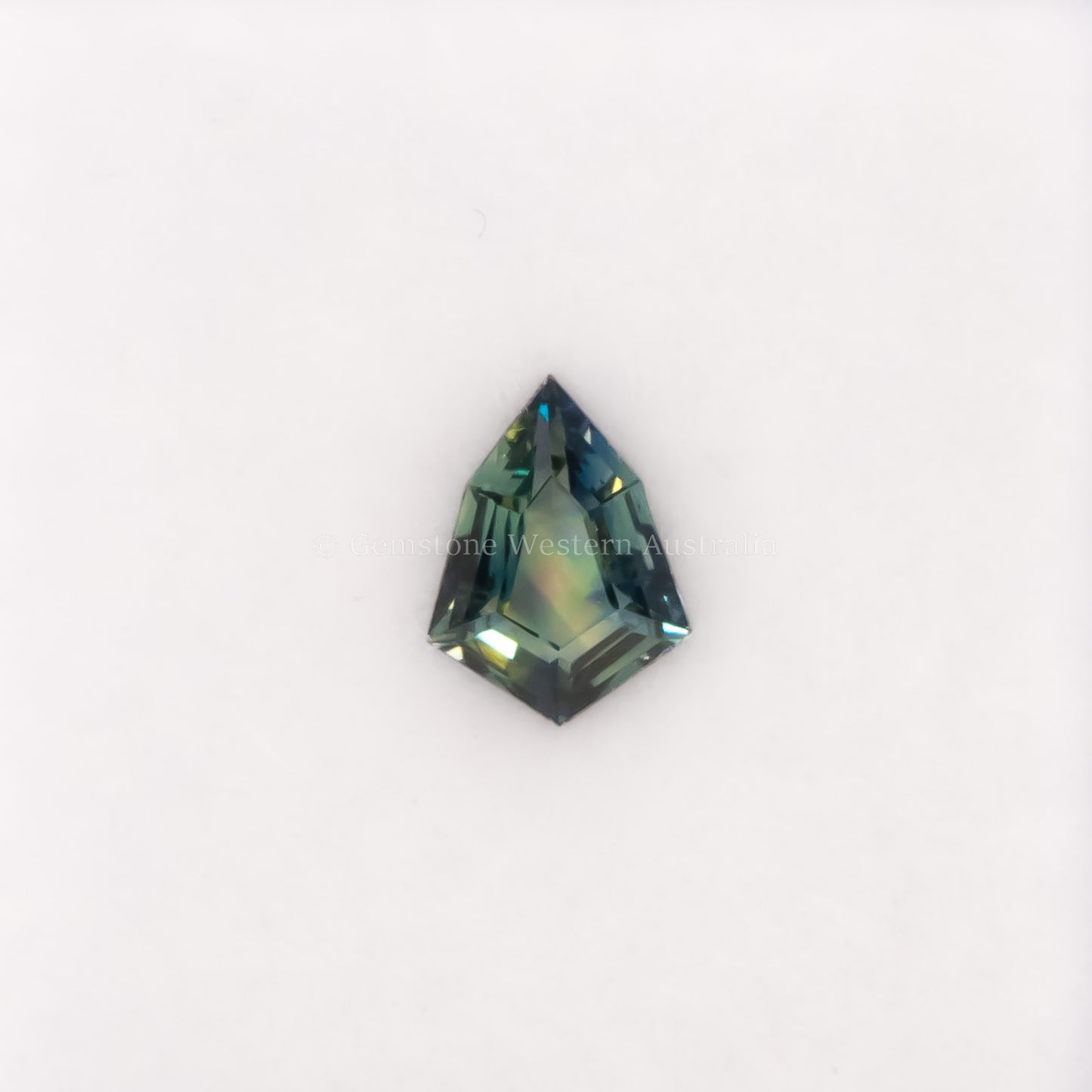 0.50 CT NATURAL UNHEATED TEAL-BLUE SAPPHIRE - SHIELD FANCY CUT