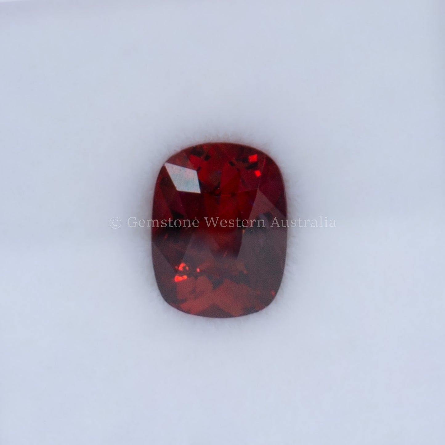 18K Yellow Gold Natural Sapphire Studs Earrings