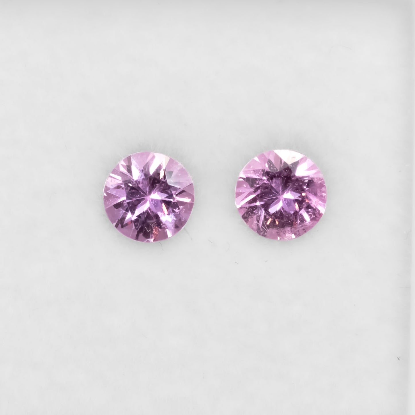 Front view of 0.98CT Natural Unheated Pink Sapphire – Round Cut in white background