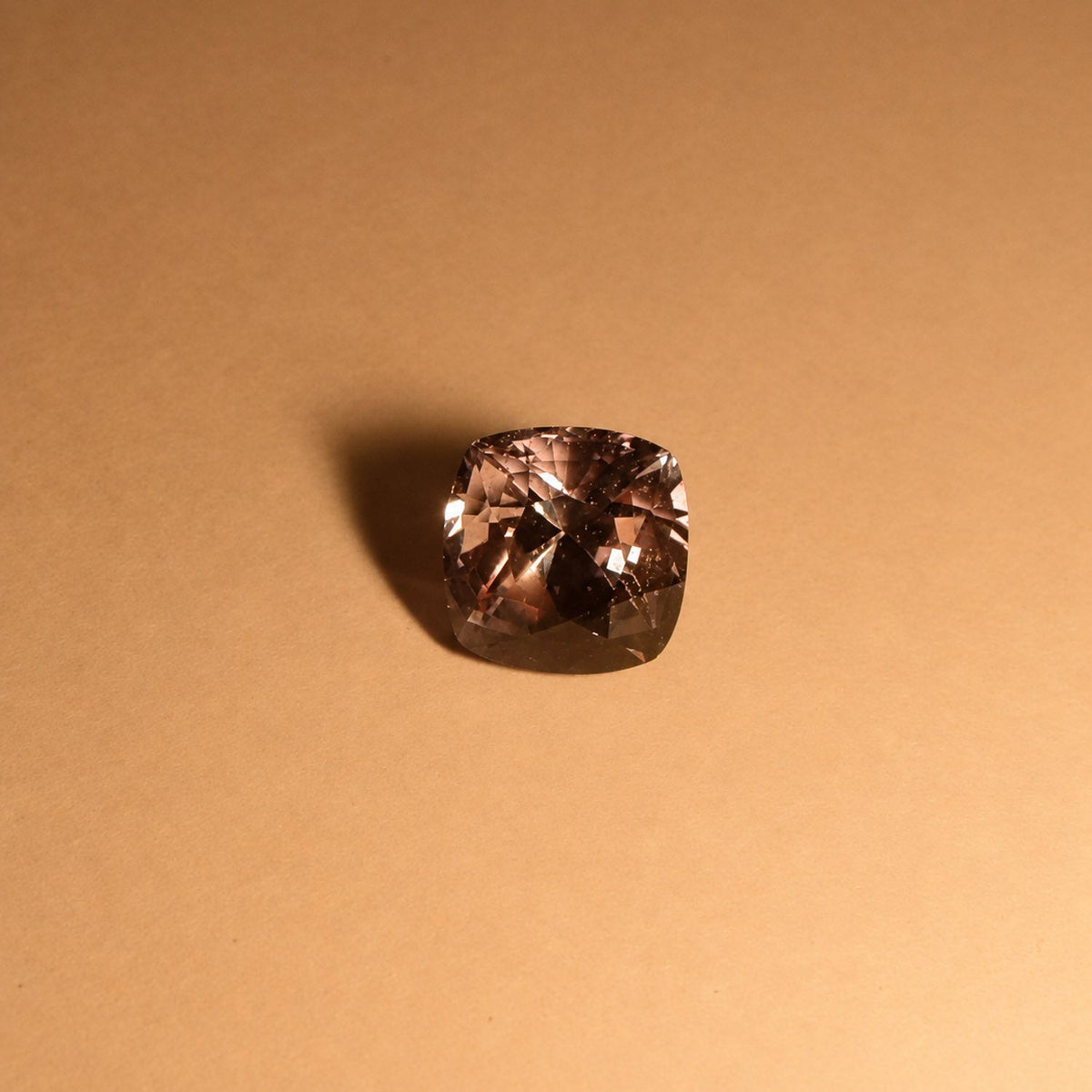 0.60 ct natural alexandrite showing its colour change
