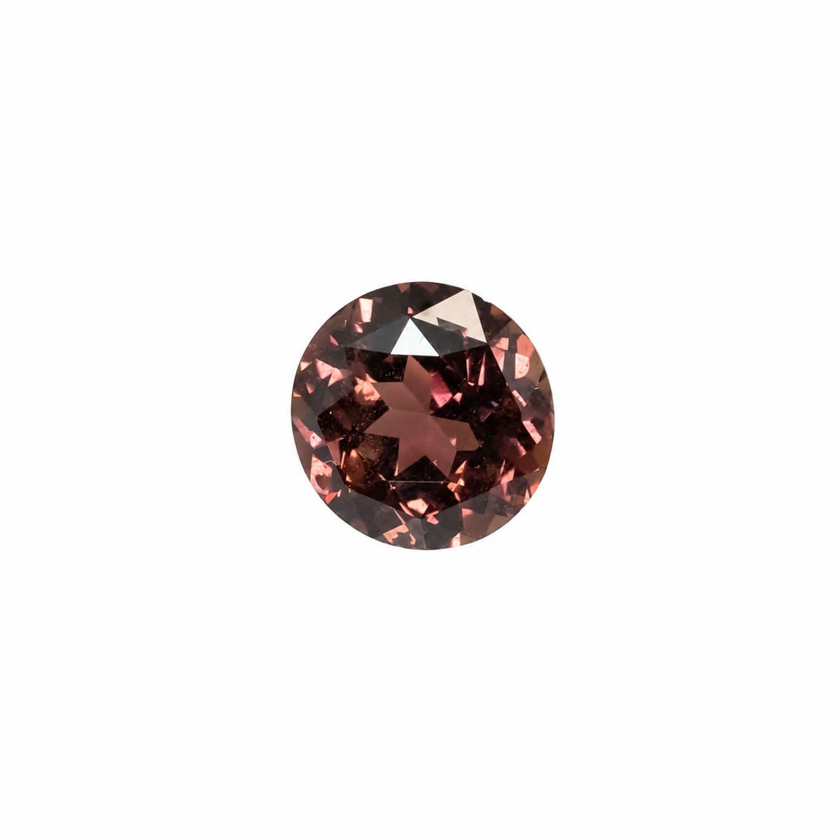 1.89 ct colour change sapphire shown in a second lighting view