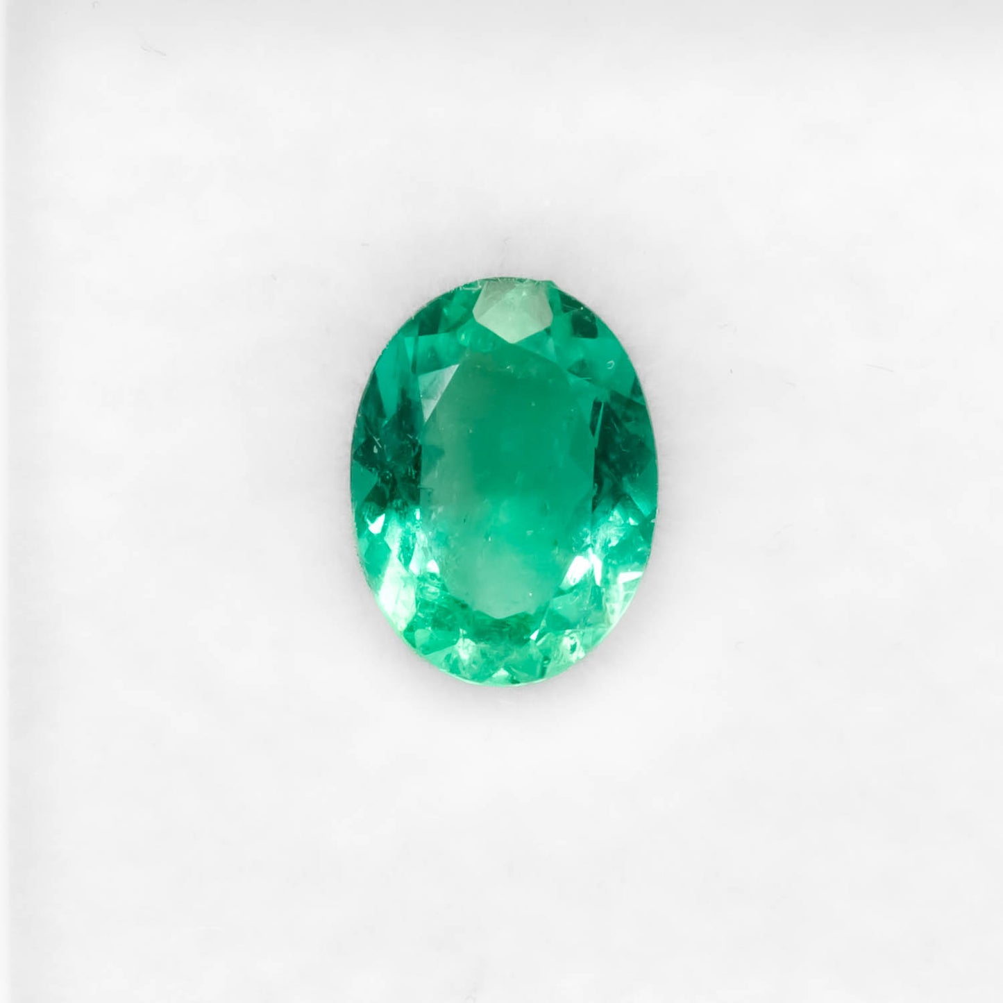 1.09CT Natural Colombian Emerald – Oval Cut Vivid Green Gemstone