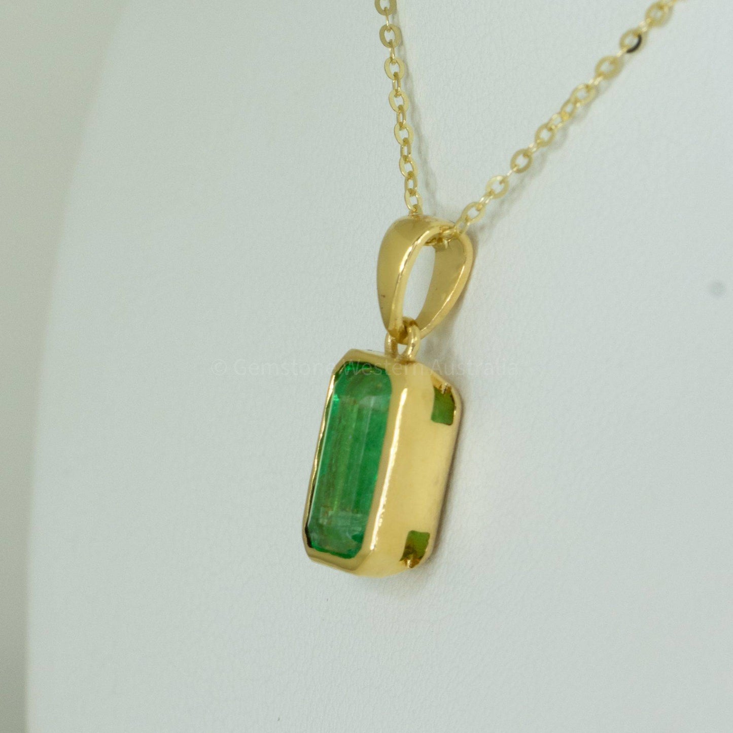 2.18ct Colombian Emerald Pendant in 18K Yellow Gold