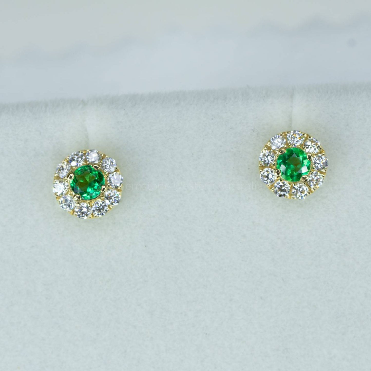 Natural emerald stud earrings in 18K gold | Colombian Emerald Earrings