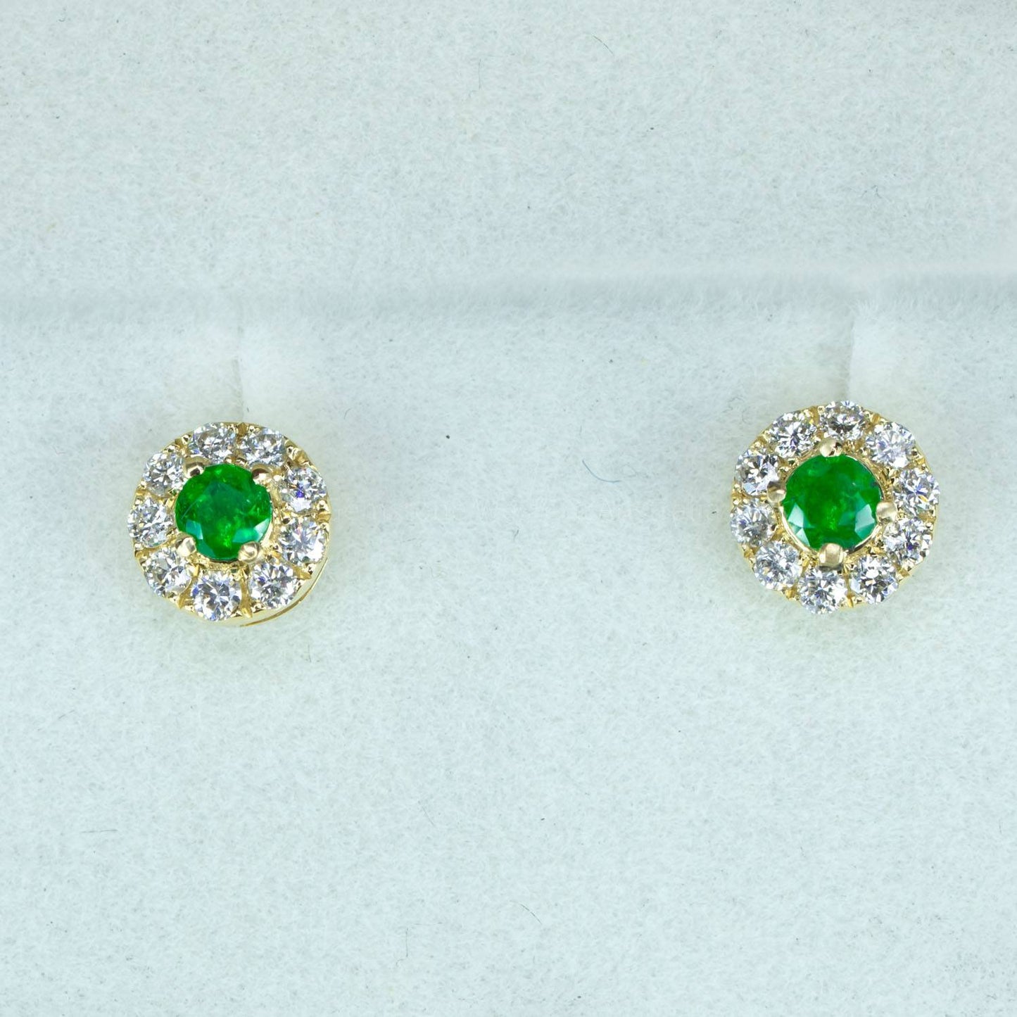 Colombian emerald earrings in 18K gold | Emerald Stud Earrings