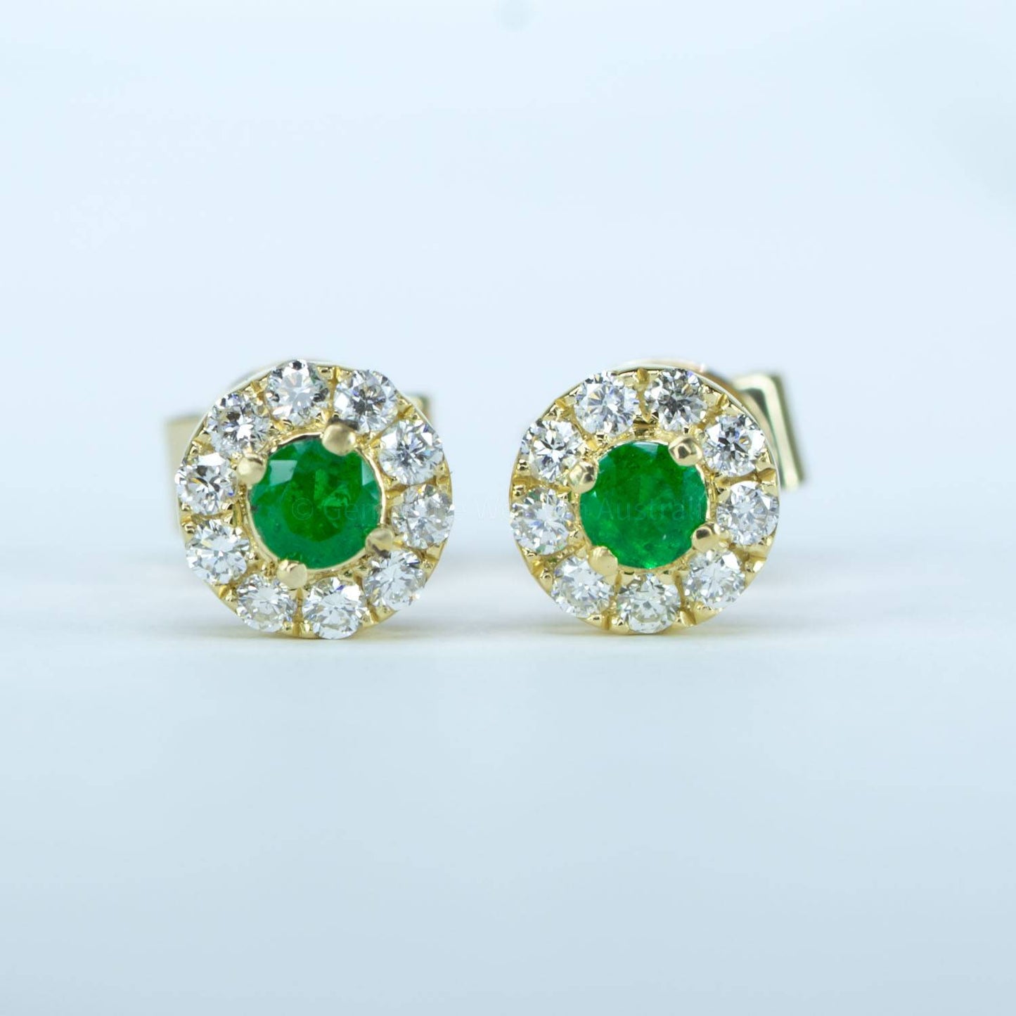 Colombian emerald earrings in 18K gold | Emerald Stud Earrings