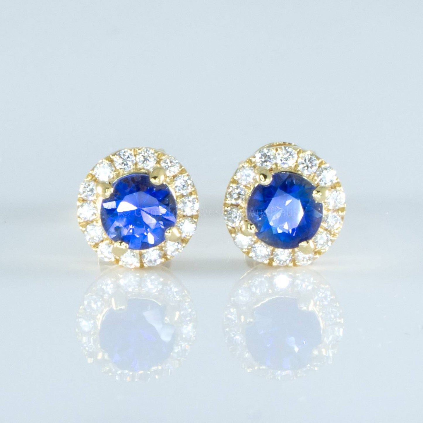 18K Yellow Gold Natural Sapphire Studs Earrings