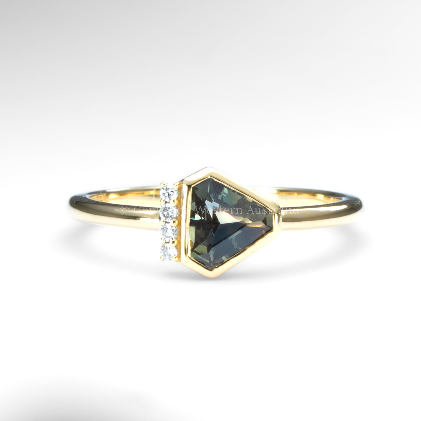 Asymmetrical Sapphire and Diamond Ring in 18K Yellow Gold