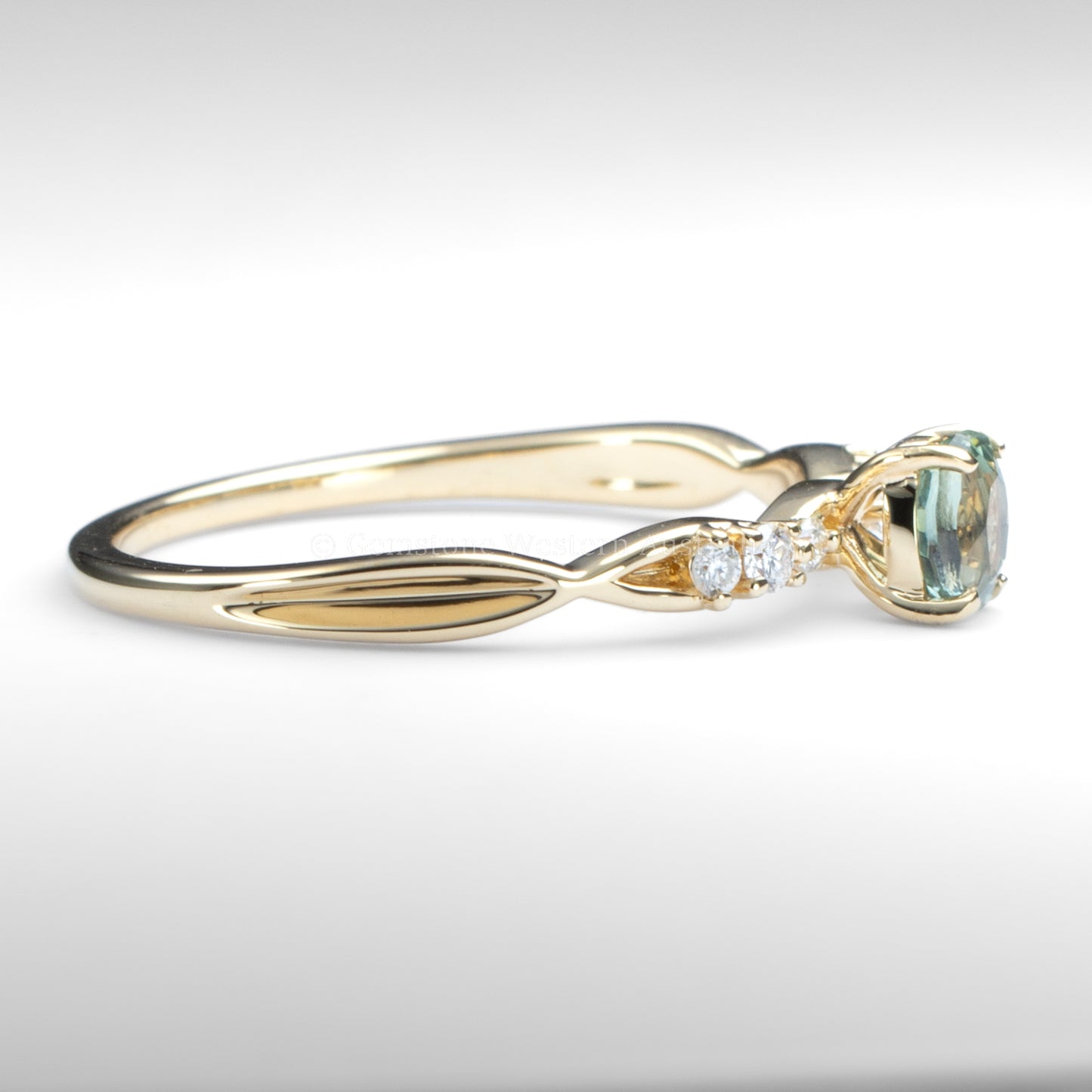 Natural Alexandrite and Diamond Ring 0.33ct in 18K Yellow Gold