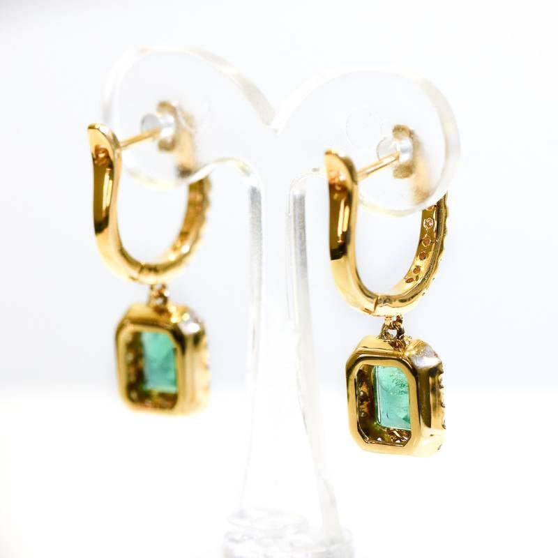 Colombian Emerald Earrings 18k Yellow Gold and Diamond