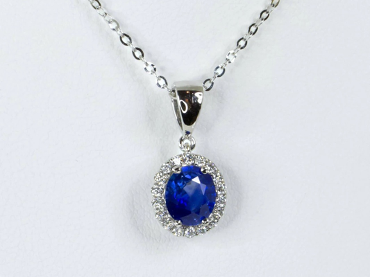 The Complete Guide to Buying a Sapphire Pendant