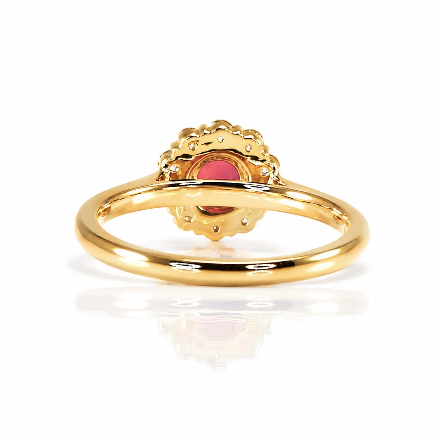 Natural Round Ruby Halo Ring in 18K Yellow Gold – detail view