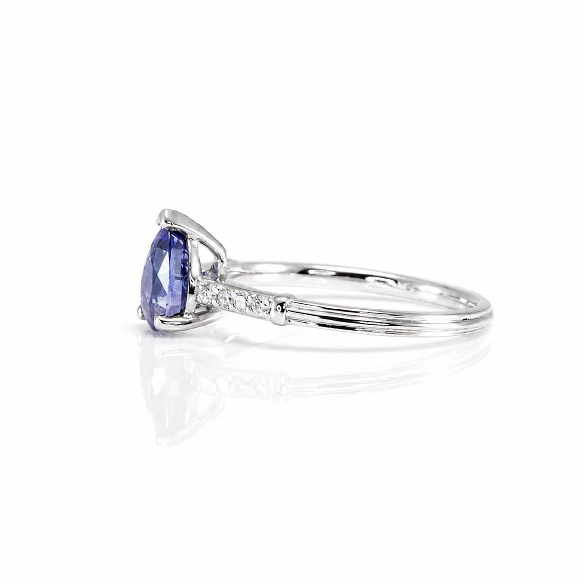 Natural Purple Blue Sapphire Solitaire Ring with Accents – detail view