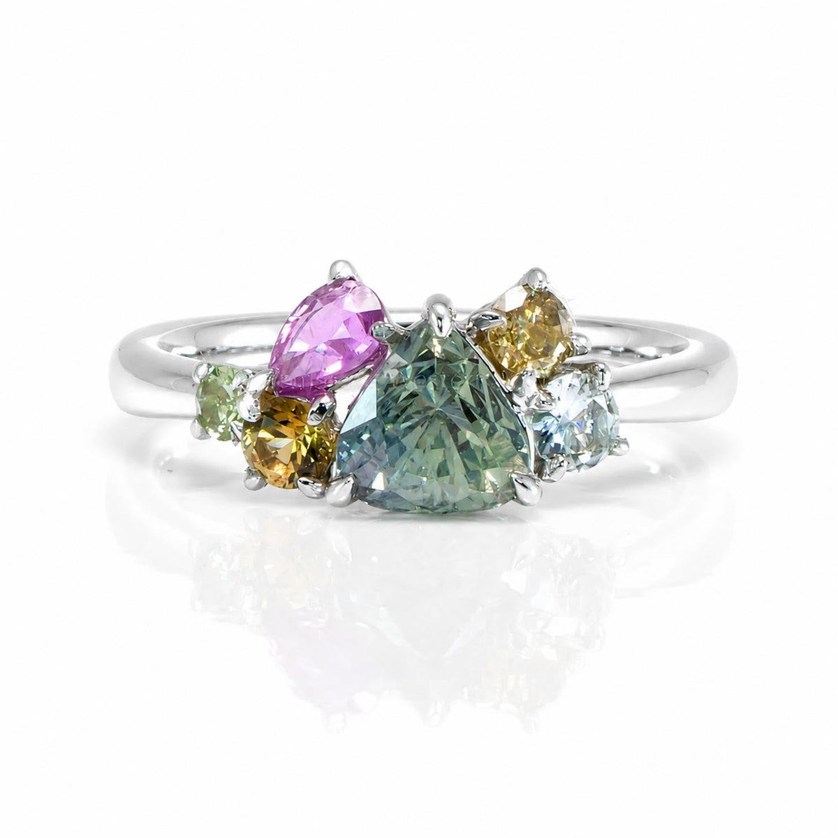Asymmetrical Cluster Ring – detail view