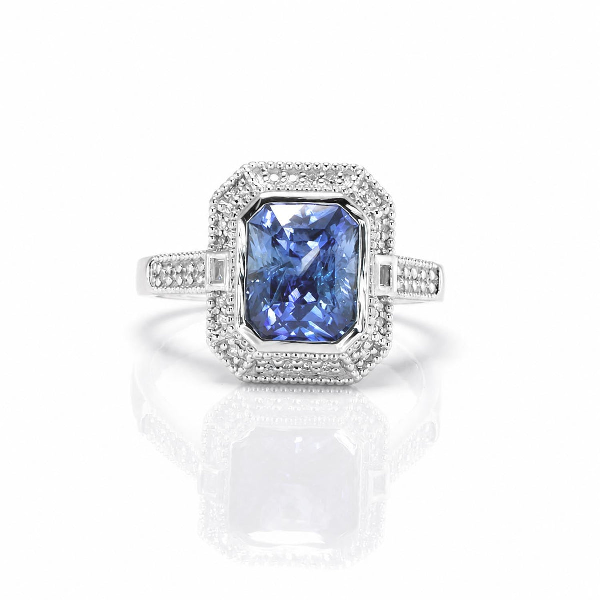 3 carats Unheated Sapphire Platinum Ring – front view