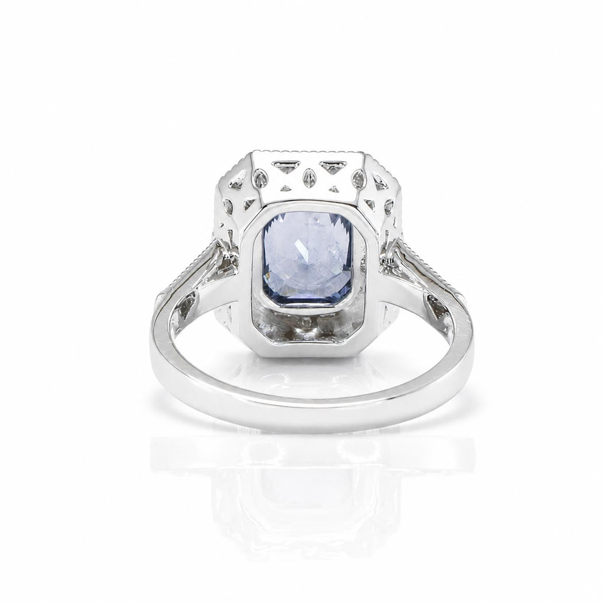 3 carats Unheated Sapphire Platinum Ring – detail view
