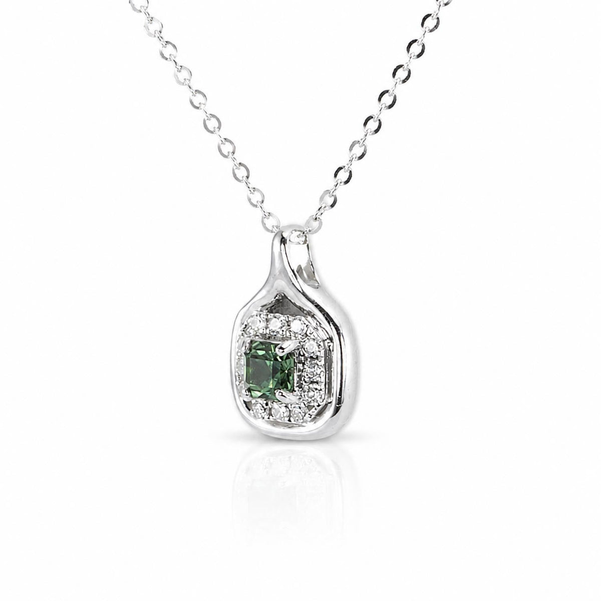 18K White Gold Alexandrite Pendant – side view