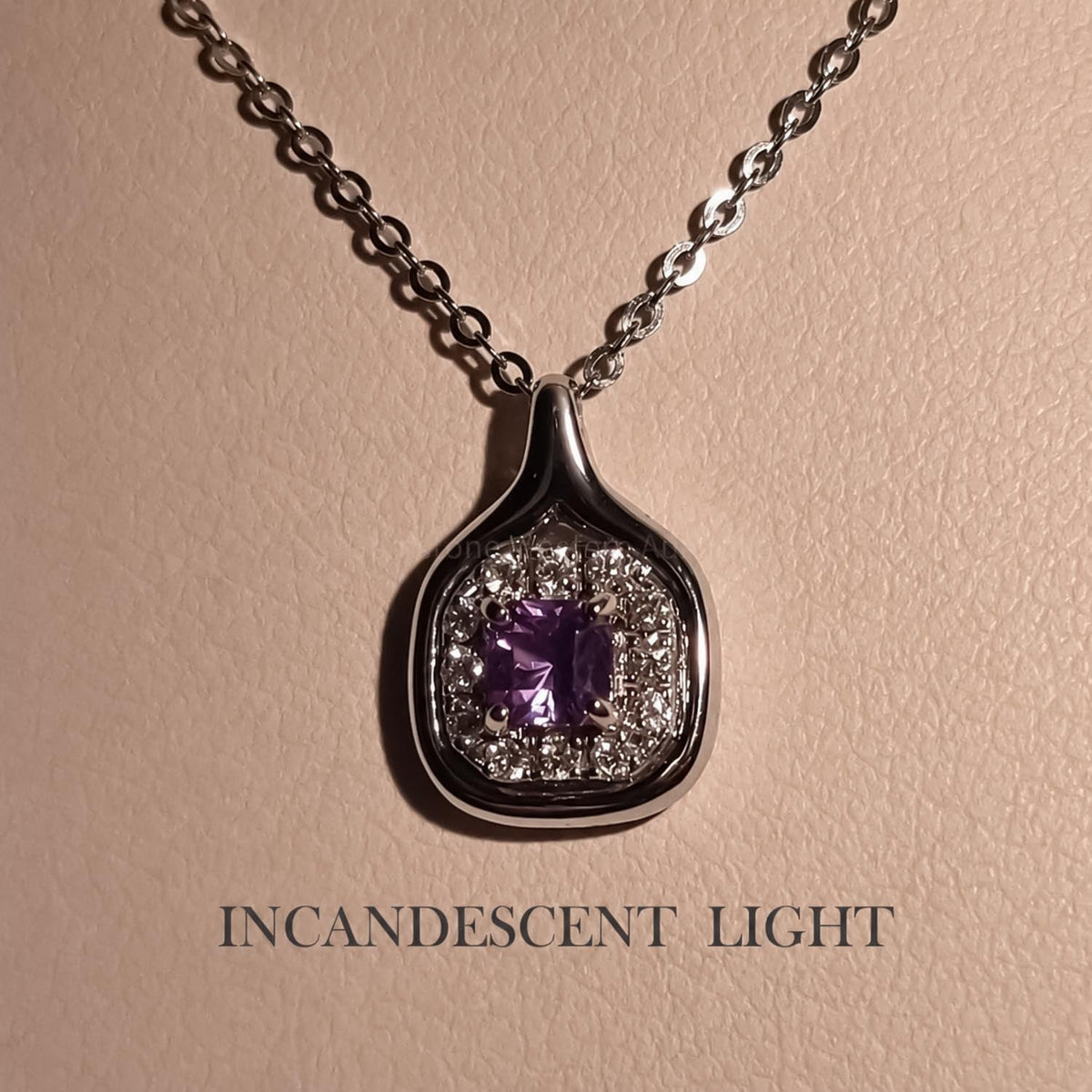 18K White Gold Alexandrite Pendant – detail view