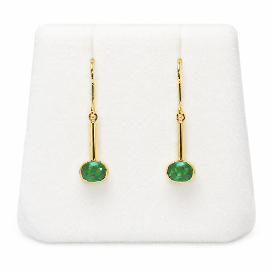 Dangling Emerald Earrings – detail view