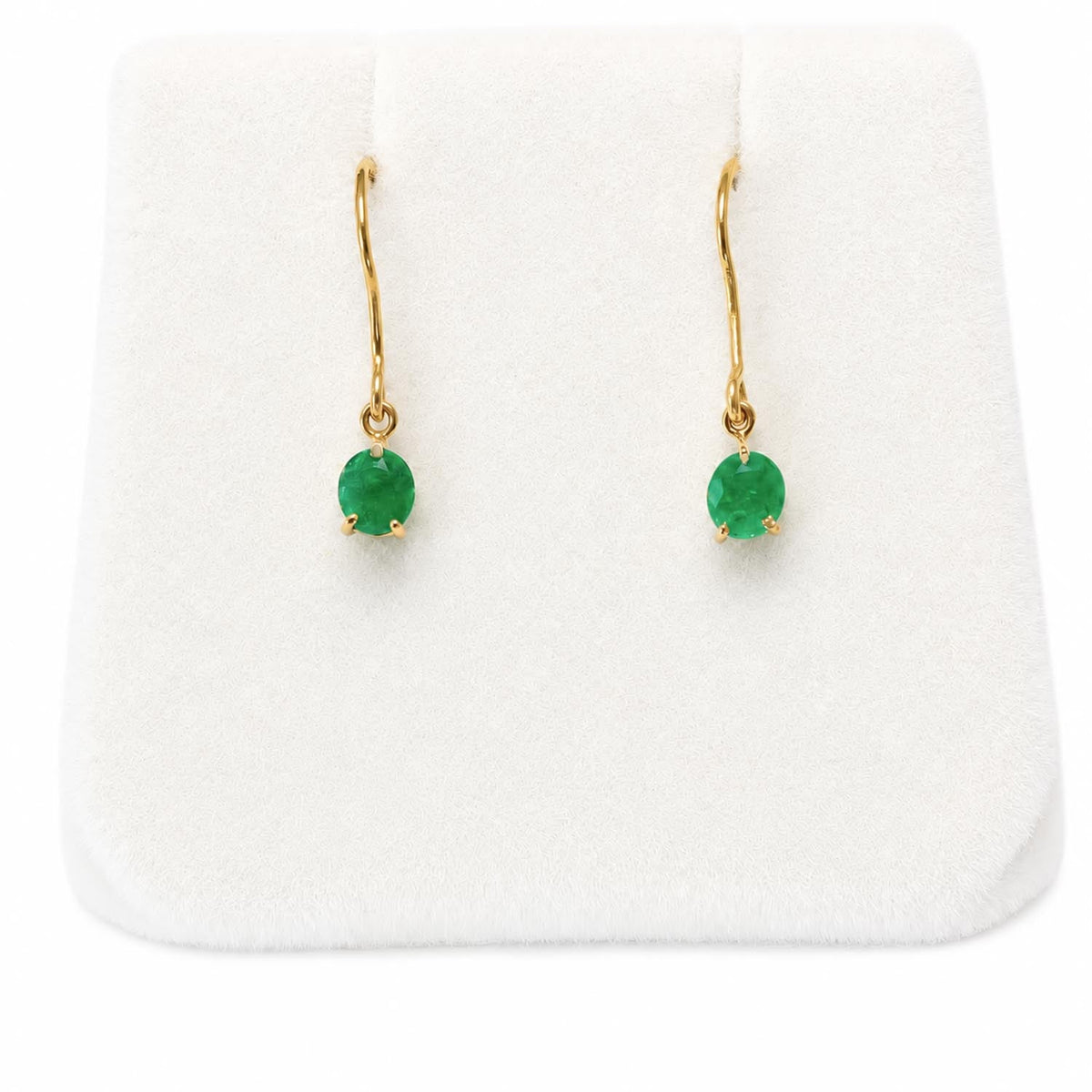 Dangling Oval Emerald Earrings – detail view