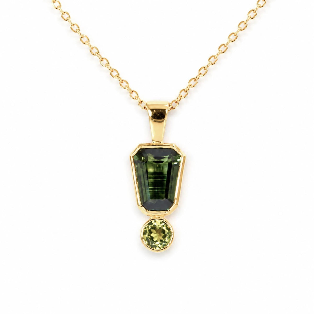 Australian Sapphire Pendant in 18K Yellow Gold