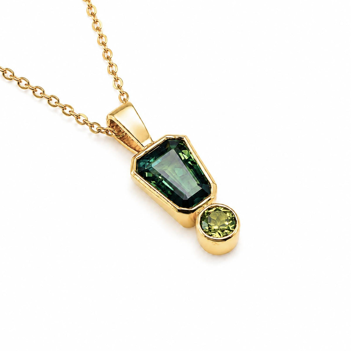 Australian Sapphire Pendant in 18K Yellow Gold