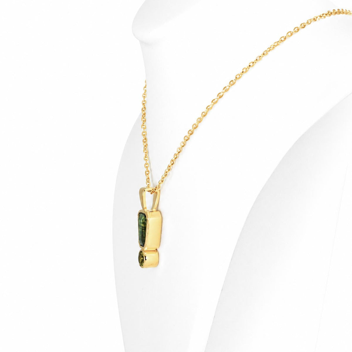 Australian Sapphire Pendant in 18K Yellow Gold