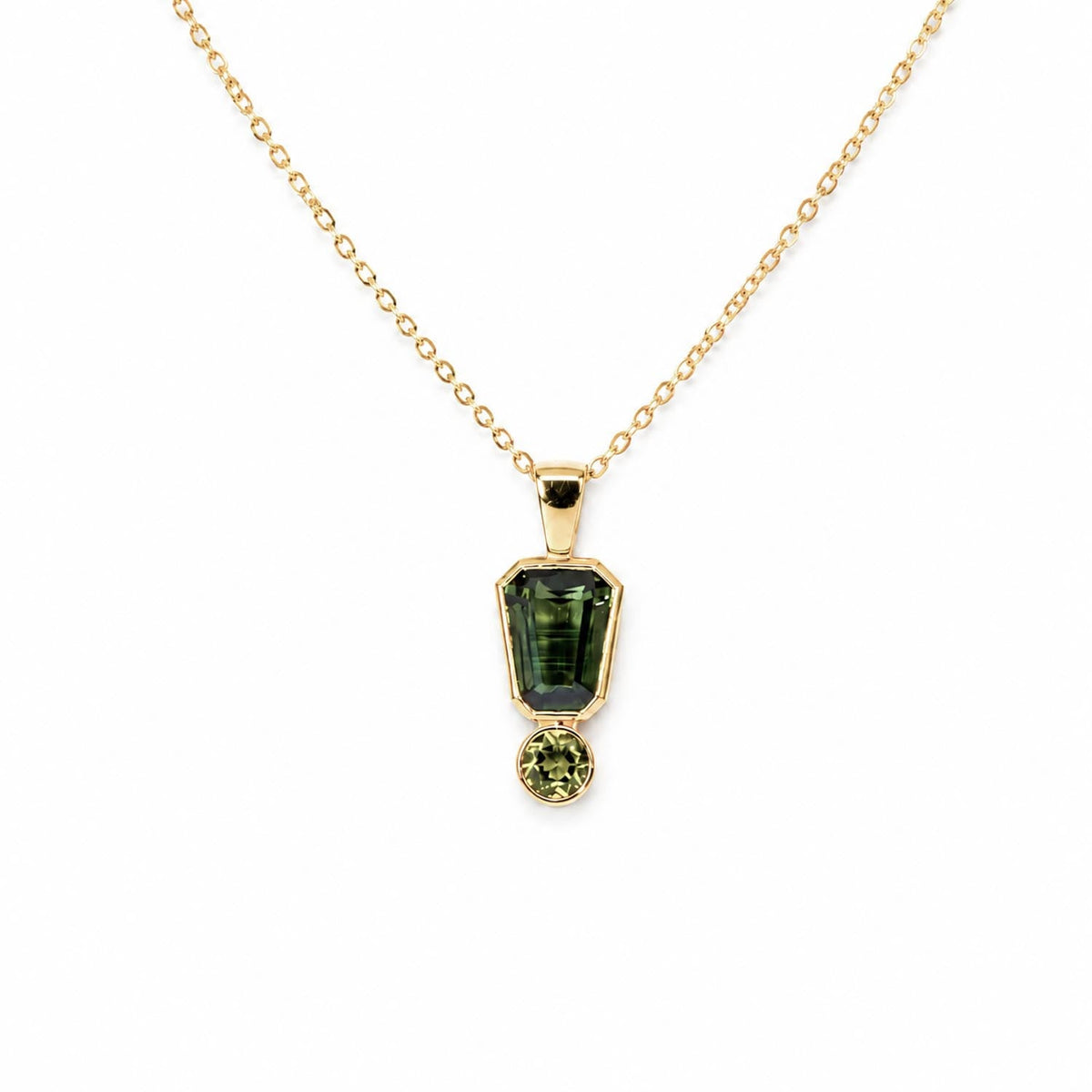 Australian Sapphire Pendant in 18K Yellow Gold