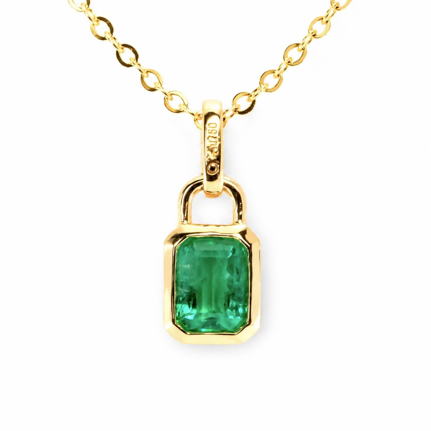 0.41ct Colombian Emerald Pendant in Emerald Cut | 18K Yellow Gold