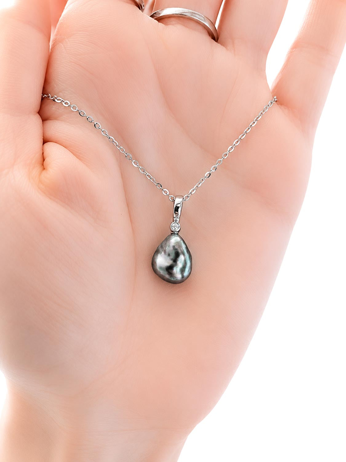 Baroque Tahitian Pearl Pendant with Diamond in 18K White Gold