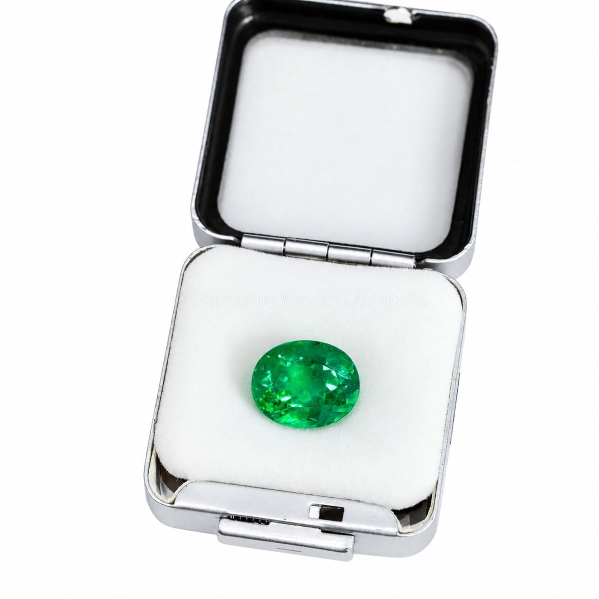 9.4 ct natural Colombian emerald, alternate view