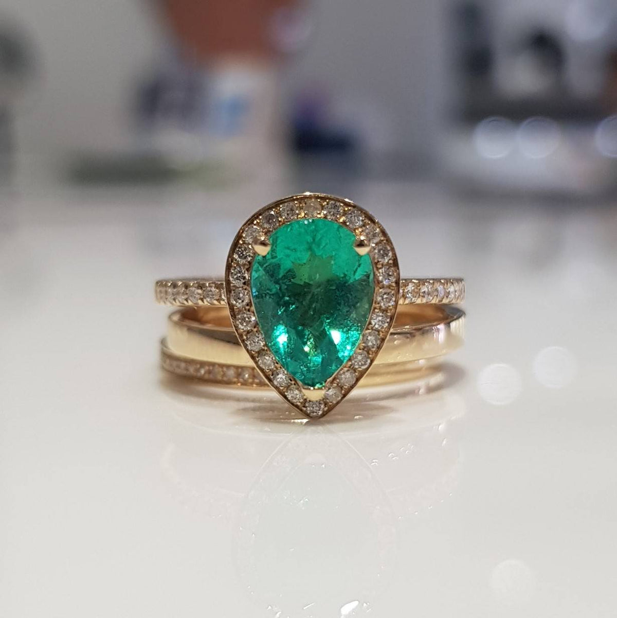 18K Yellow Gold Colombian Emerald  Diamond Ring set.