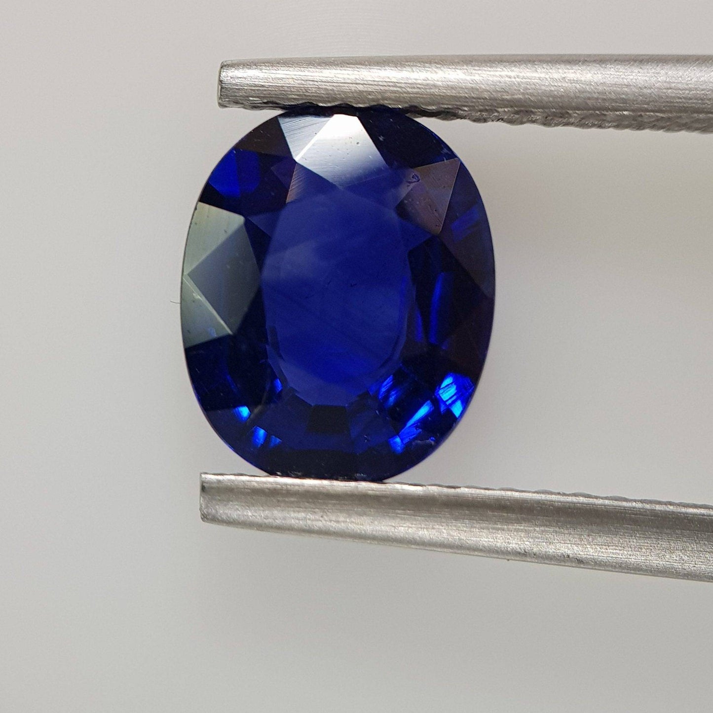 2.1 Carats Blue Sapphire Oval Shape