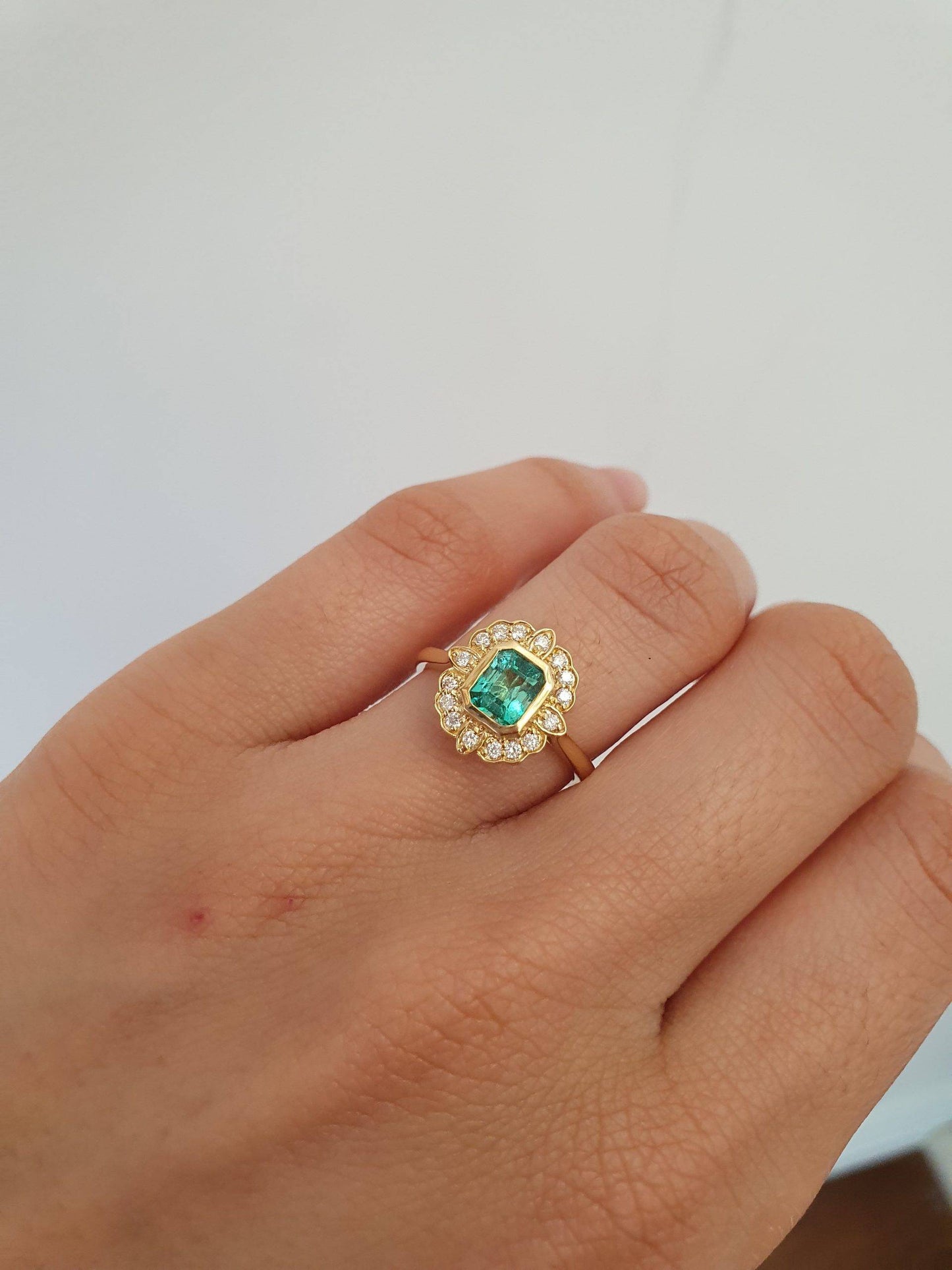 Emerald Cut Colombian Emerald Diamonds Ring, 18K Gold Art Deco inspired Emerald Ring, Emerald Cut Emerald Gold Ring, Art Deco Style Ring