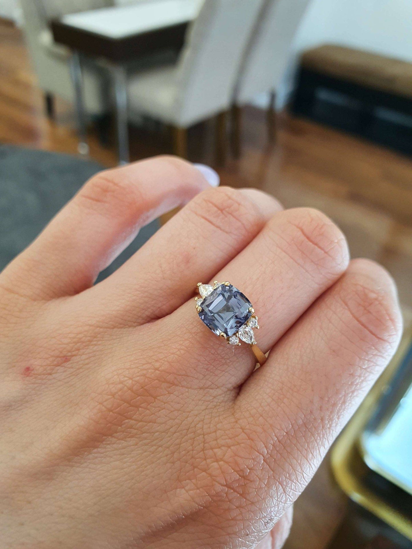Natural Tanzanite and Diamonds Ring in 18K Yellow Gold