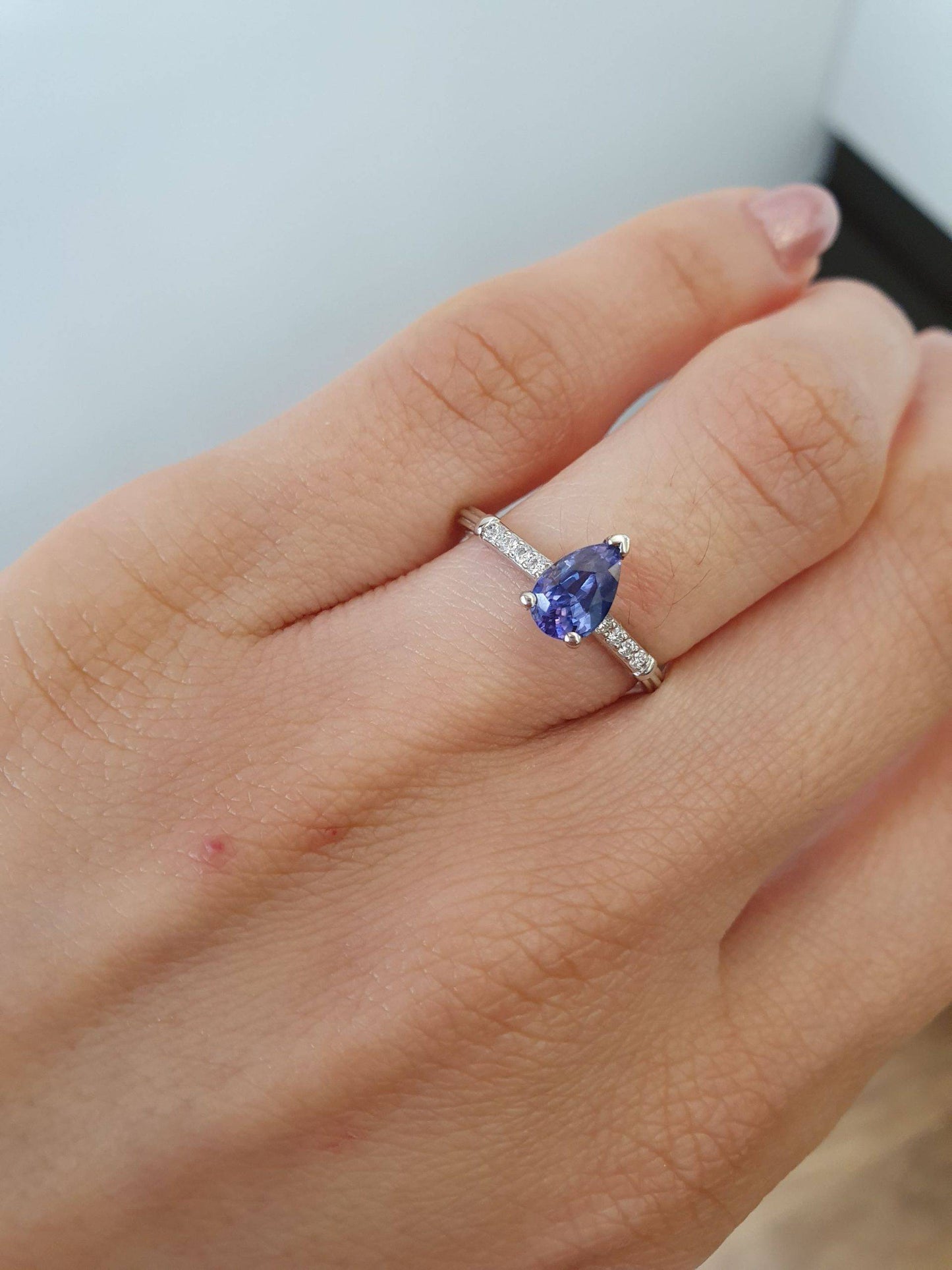 Natural Purple Blue Sapphire Solitaire Ring with Accents | Sapphire Platinum Solitaire Ring