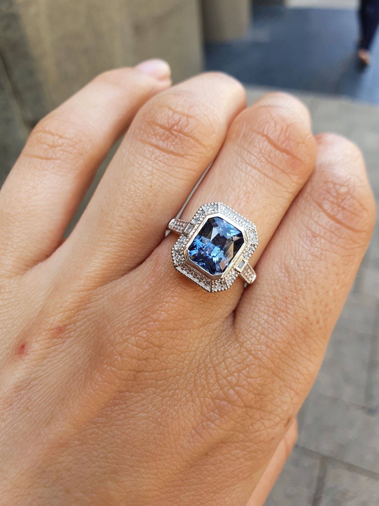 3 carats Unheated Sapphire Platinum Ring