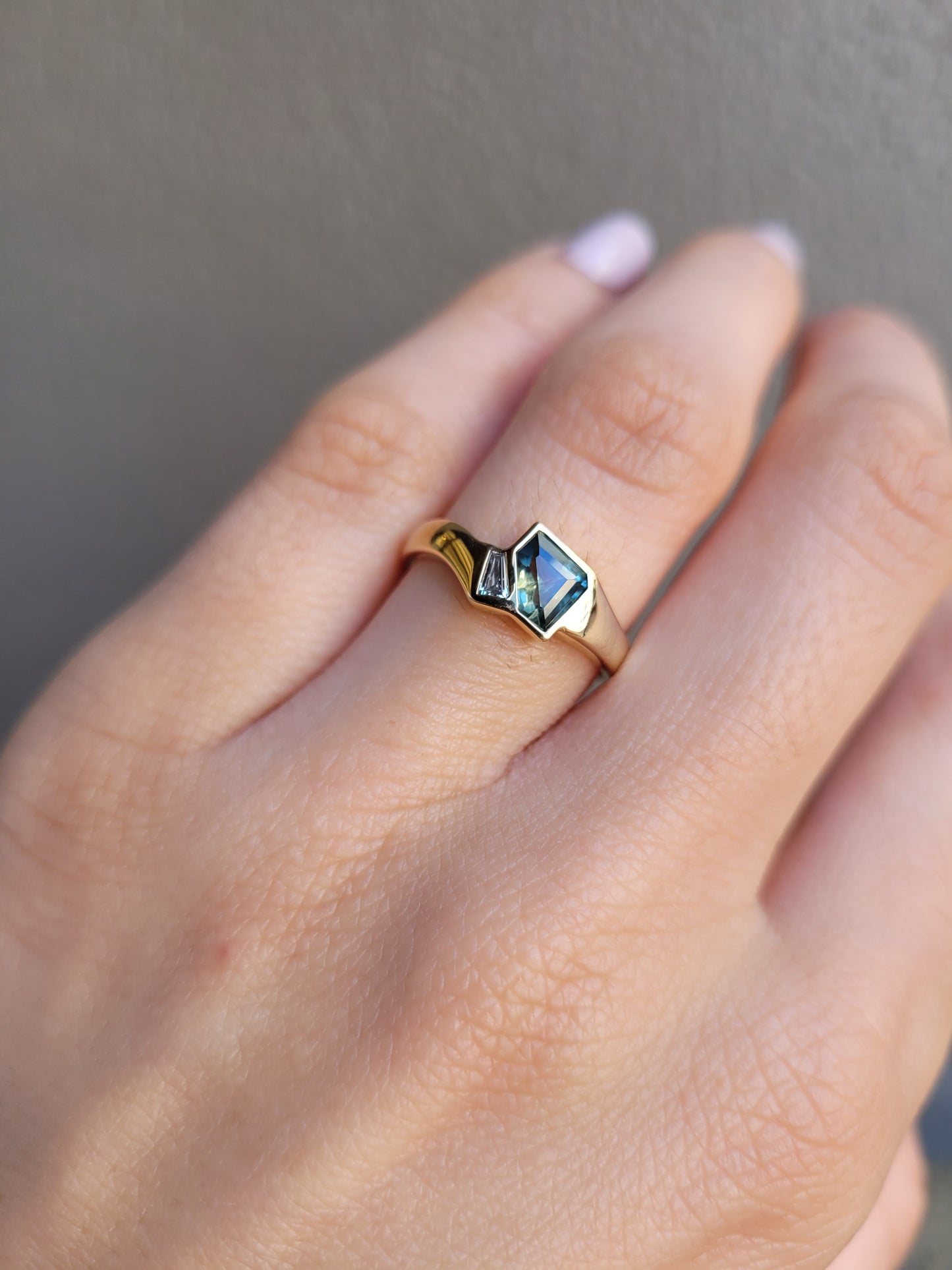 Unique Teal Sapphire and Diamond Gold Ring