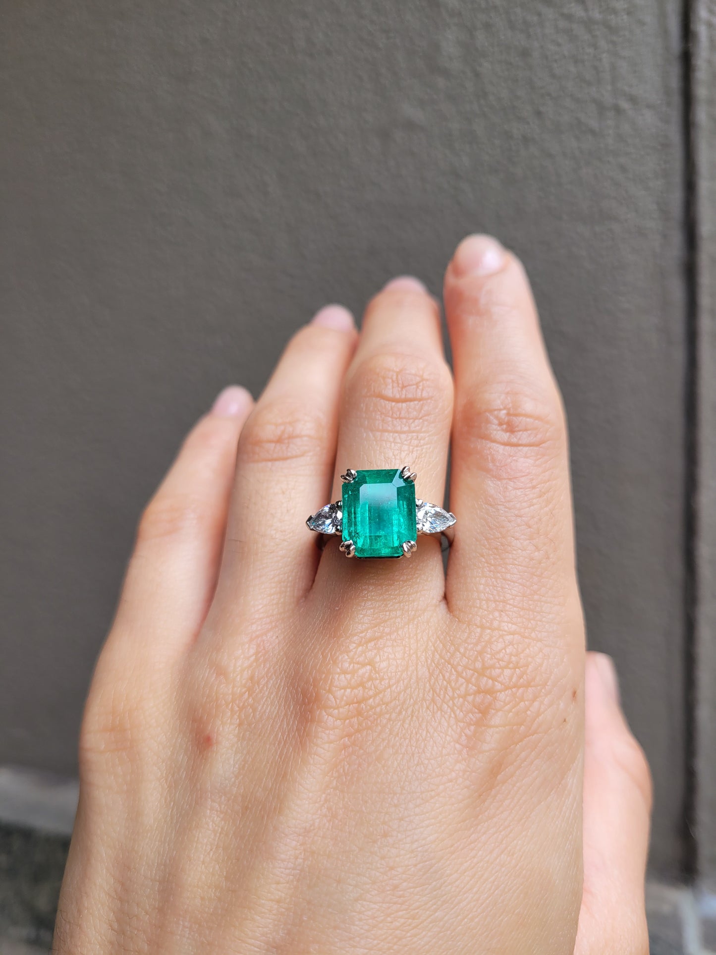 6.46 Carats Colombian Emerald and Diamond Statement Ring GIA Certified