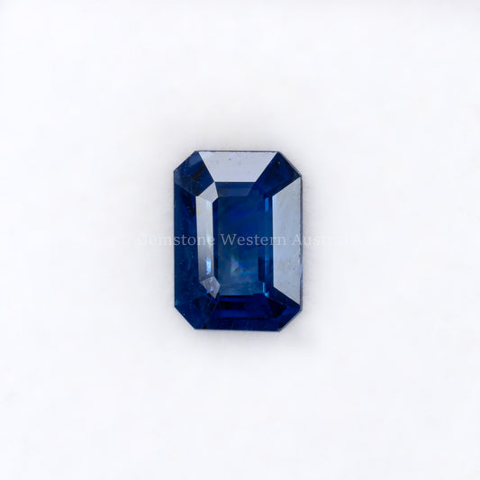 1.11CT NATURAL ROYAL BLUE SAPPHIRE in white background