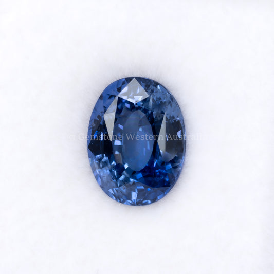 2.69CT NATURAL CORNFLOWER BLUE SAPPHIRE in white background