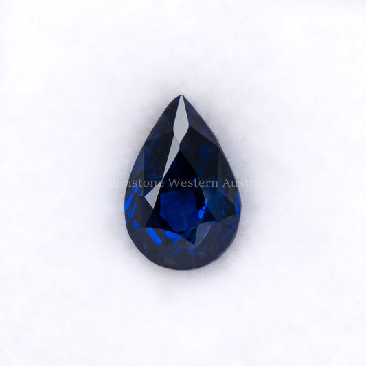 2.00CT NATURAL ROYAL BLUE SAPPHIRE in white background
