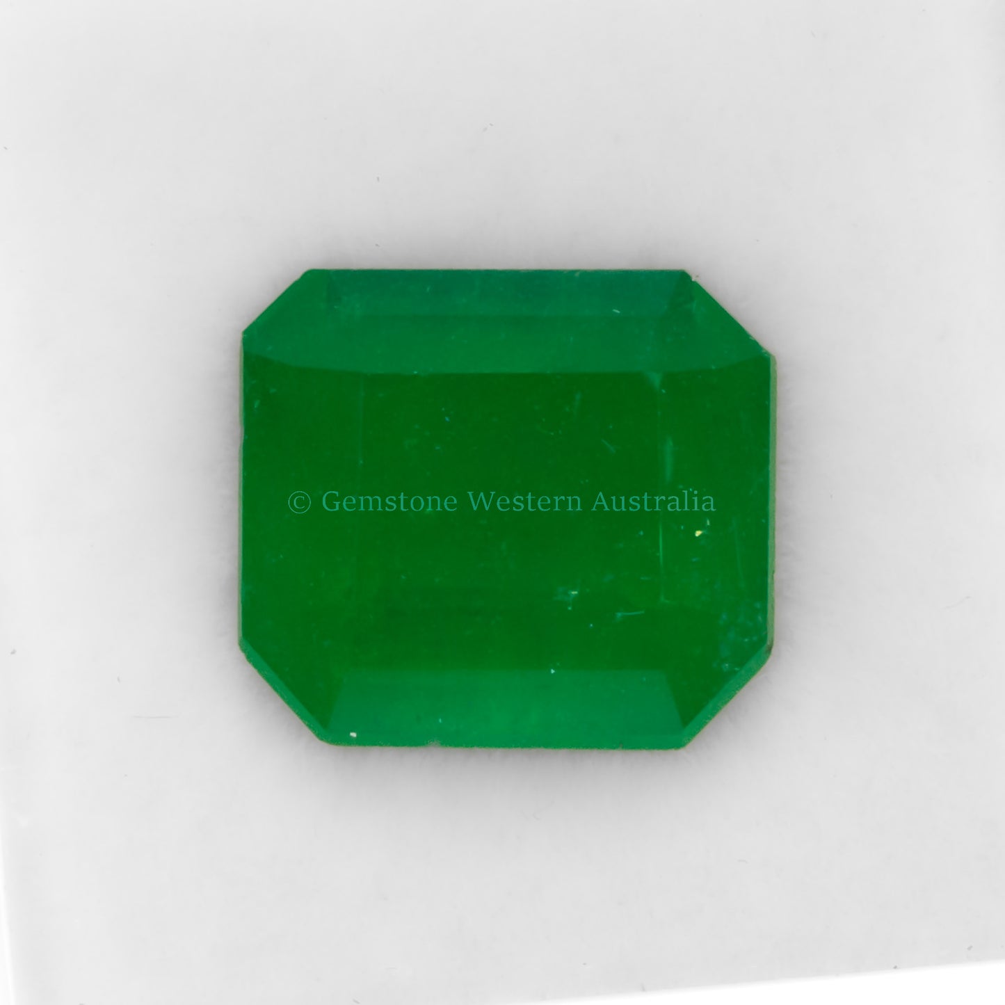 4.17 CT NATURAL COLOMBIAN EMERALD - ELONGATED EMERALD CUT