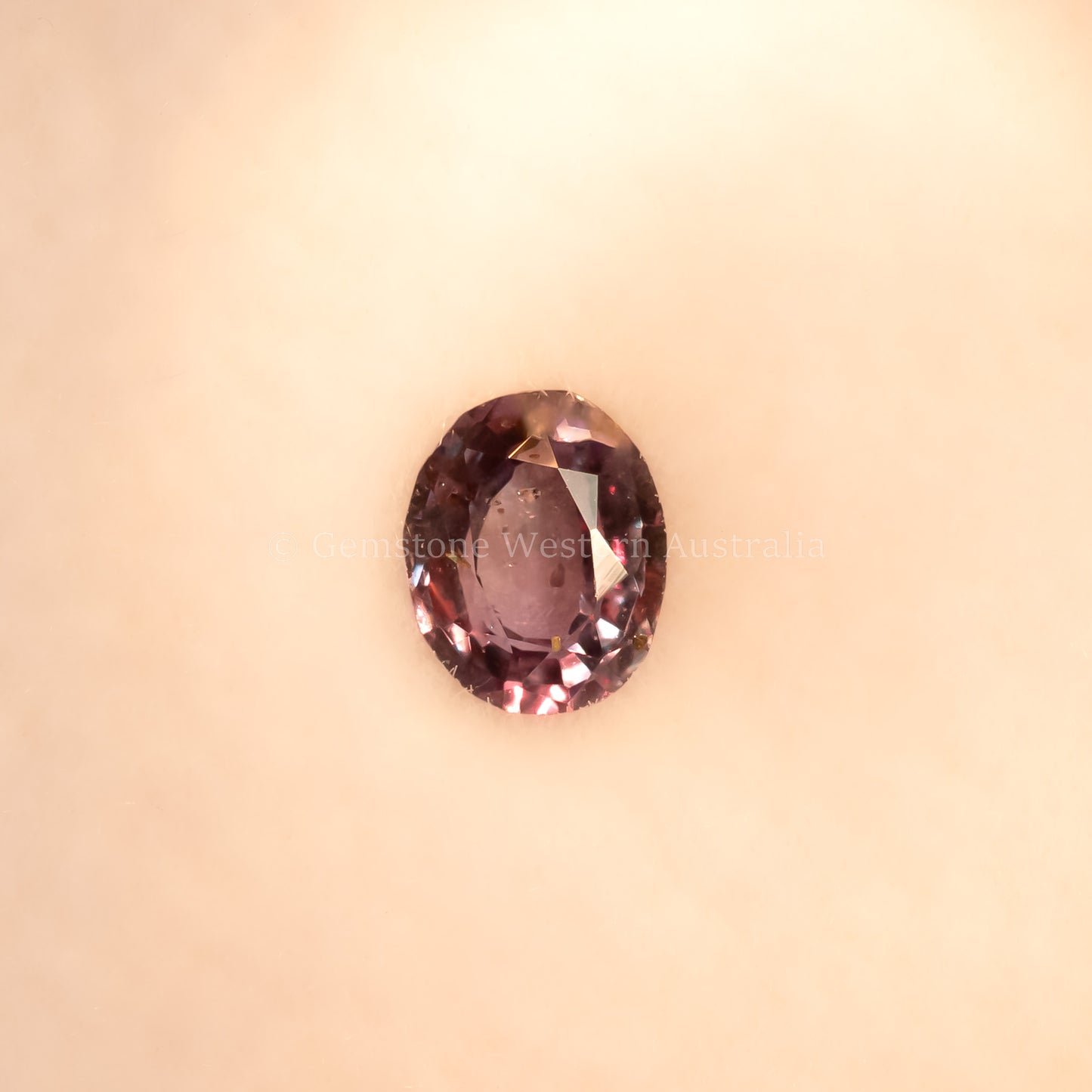 0.20 CT NATURAL ALEXANDRITE - OVAL CUT - CANDLE LIGHT