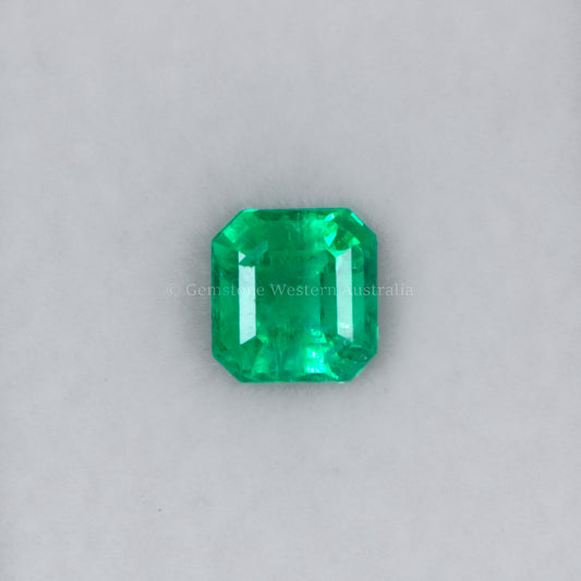 0.92 CT NATURAL COLOMBIAN EMERALD - EMERALD CUT